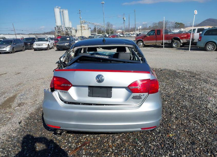 Photo 16 of 2012 Volkswagen Jetta TDI (VIN 3VWLL7AJ4CM416247)