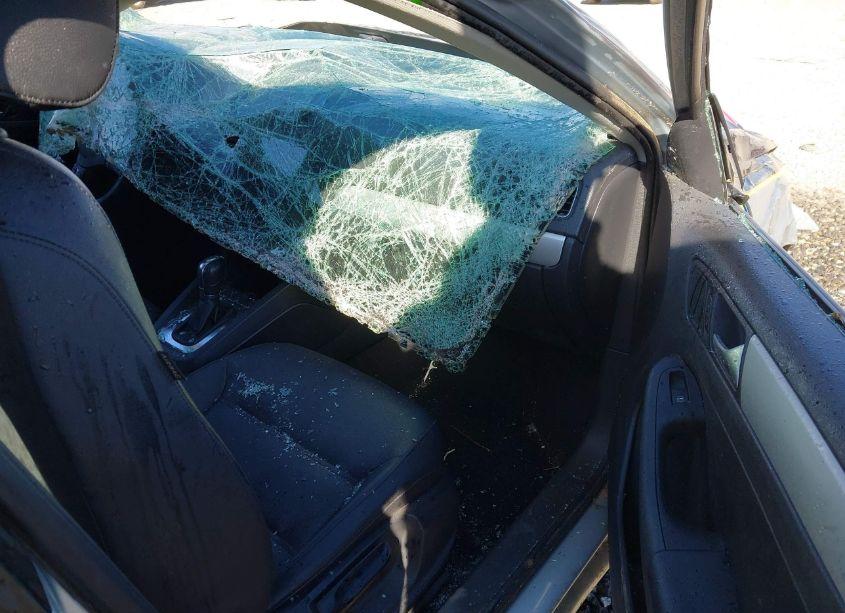 Photo 5 of 2012 Volkswagen Jetta TDI (VIN 3VWLL7AJ4CM416247)