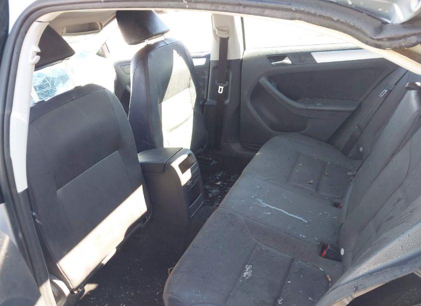 Photo 8 of 2012 Volkswagen Jetta TDI (VIN 3VWLL7AJ4CM416247)