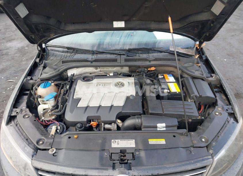 Photo 10 of 2013 Volkswagen Jetta 2.0L TDI (VIN 3VWLL7AJ4DM394574)