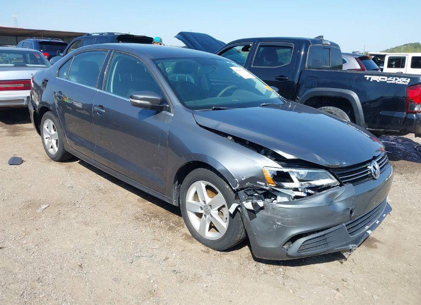 2013 Volkswagen Jetta 2.0L TDI (VIN 3VWLL7AJ4DM434457) main photo