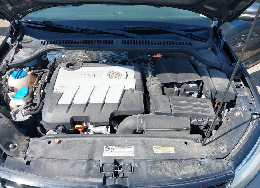 Photo 10 of 2013 Volkswagen Jetta 2.0L TDI (VIN 3VWLL7AJ4DM434457)