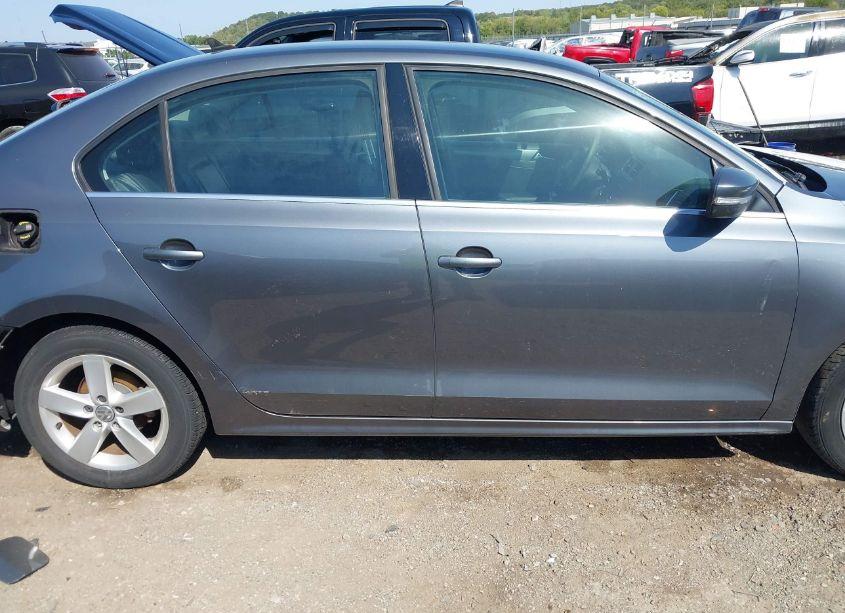 Photo 14 of 2013 Volkswagen Jetta 2.0L TDI (VIN 3VWLL7AJ4DM434457)