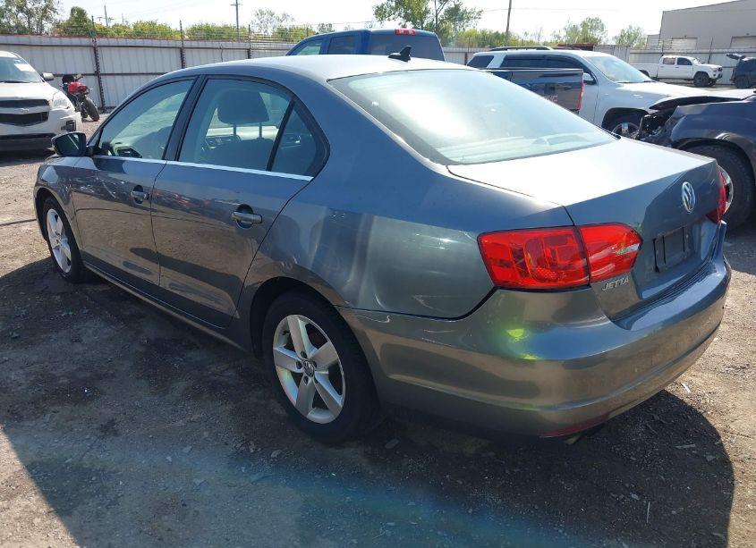Photo 3 of 2013 Volkswagen Jetta 2.0L TDI (VIN 3VWLL7AJ4DM434457)