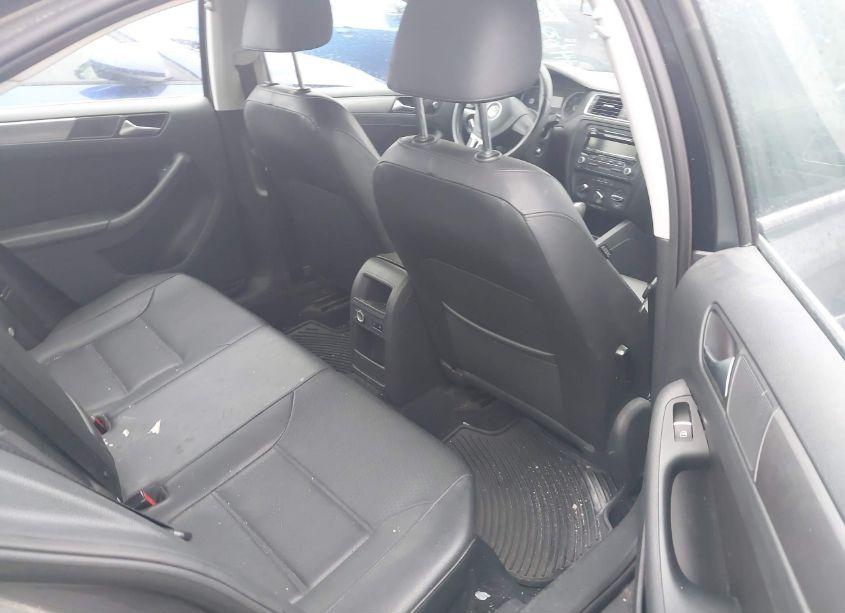 Photo 8 of 2013 Volkswagen Jetta 2.0L TDI (VIN 3VWLL7AJ4DM434457)