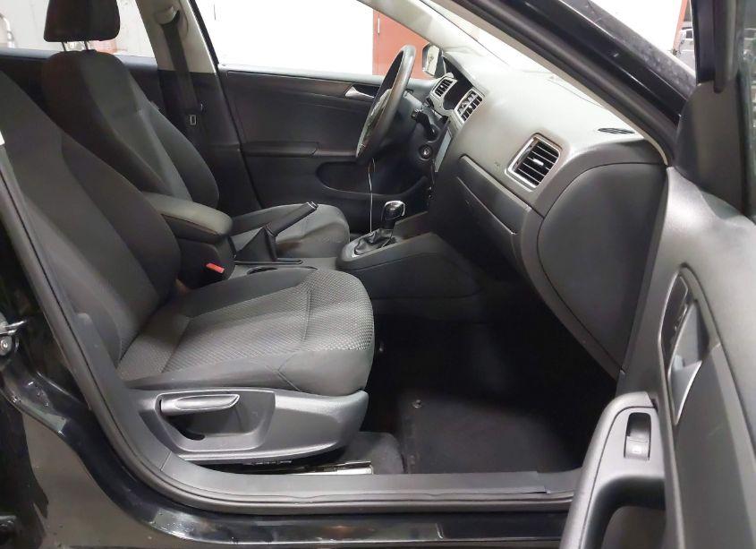 Photo 5 of 2014 Volkswagen Jetta 2.0L TDI VALUE EDITION (VIN 3VWLL7AJ4EM299630)