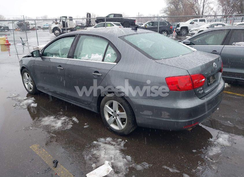 Photo 3 of 2014 Volkswagen Jetta 2.0L TDI (VIN 3VWLL7AJ4EM332920)