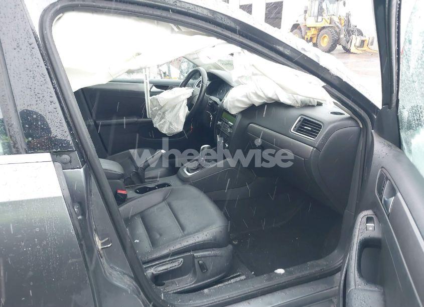 Photo 5 of 2014 Volkswagen Jetta 2.0L TDI (VIN 3VWLL7AJ4EM332920)