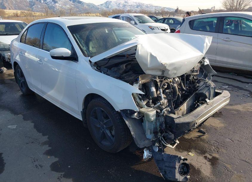 2014 Volkswagen Jetta 2.0L TDI (VIN 3VWLL7AJ4EM407258) main photo