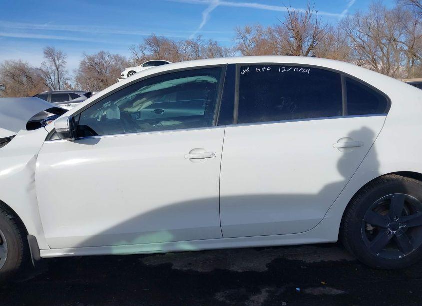 Photo 15 of 2014 Volkswagen Jetta 2.0L TDI (VIN 3VWLL7AJ4EM407258)