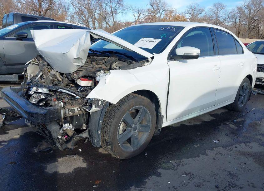 Photo 2 of 2014 Volkswagen Jetta 2.0L TDI (VIN 3VWLL7AJ4EM407258)