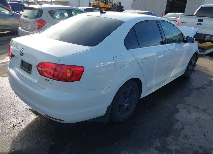 Photo 4 of 2014 Volkswagen Jetta 2.0L TDI (VIN 3VWLL7AJ4EM407258)