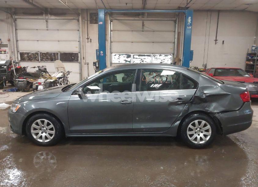 Photo 14 of 2014 Volkswagen Jetta 2.0L TDI (VIN 3VWLL7AJ4EM425825)