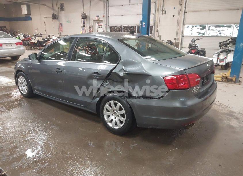 Photo 3 of 2014 Volkswagen Jetta 2.0L TDI (VIN 3VWLL7AJ4EM425825)