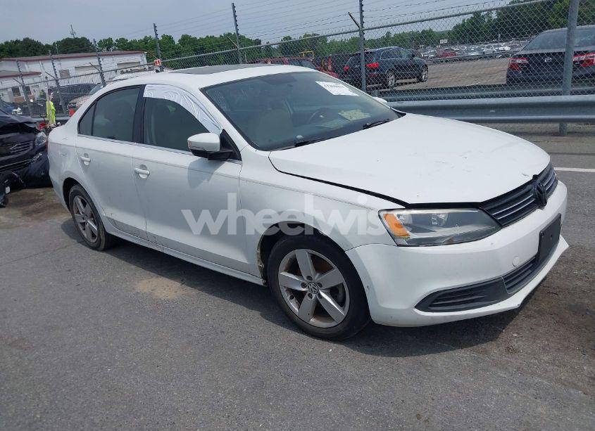 2014 Volkswagen Jetta 2.0L TDI (VIN 3VWLL7AJ4EM430524) main photo