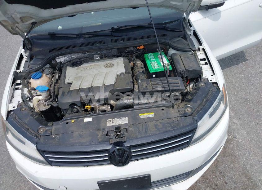 Photo 10 of 2014 Volkswagen Jetta 2.0L TDI (VIN 3VWLL7AJ4EM430524)