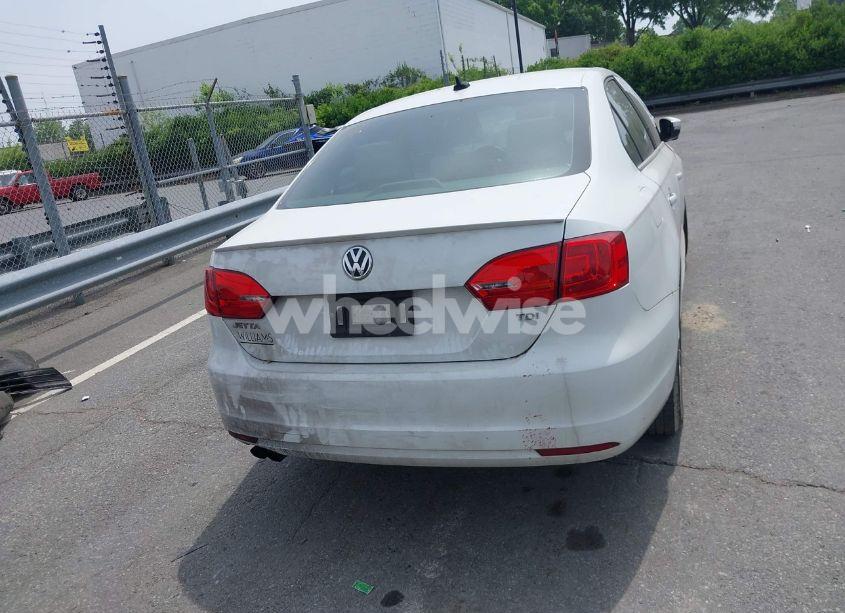 Photo 15 of 2014 Volkswagen Jetta 2.0L TDI (VIN 3VWLL7AJ4EM430524)