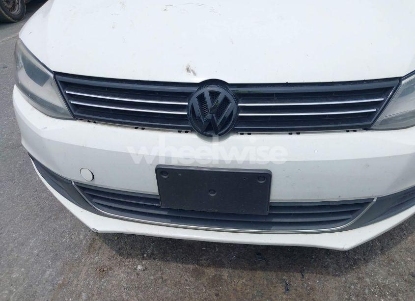 Photo 6 of 2014 Volkswagen Jetta 2.0L TDI (VIN 3VWLL7AJ4EM430524)