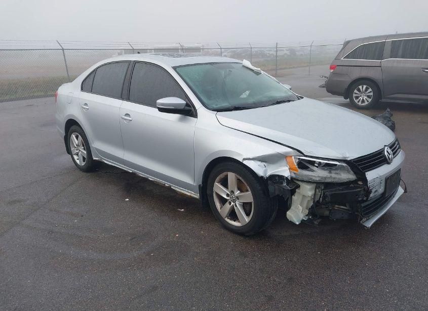 2011 Volkswagen Jetta 2.0L TDI (VIN 3VWLL7AJ5BM053472) main photo