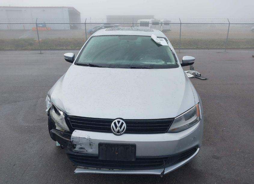 Photo 12 of 2011 Volkswagen Jetta 2.0L TDI (VIN 3VWLL7AJ5BM053472)