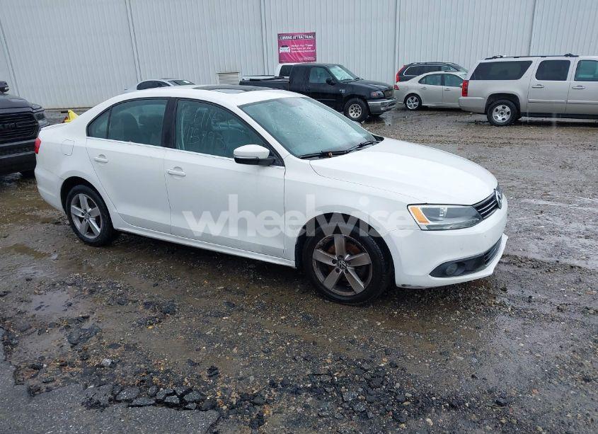 2011 Volkswagen Jetta 2.0L TDI (VIN 3VWLL7AJ5BM092188) main photo