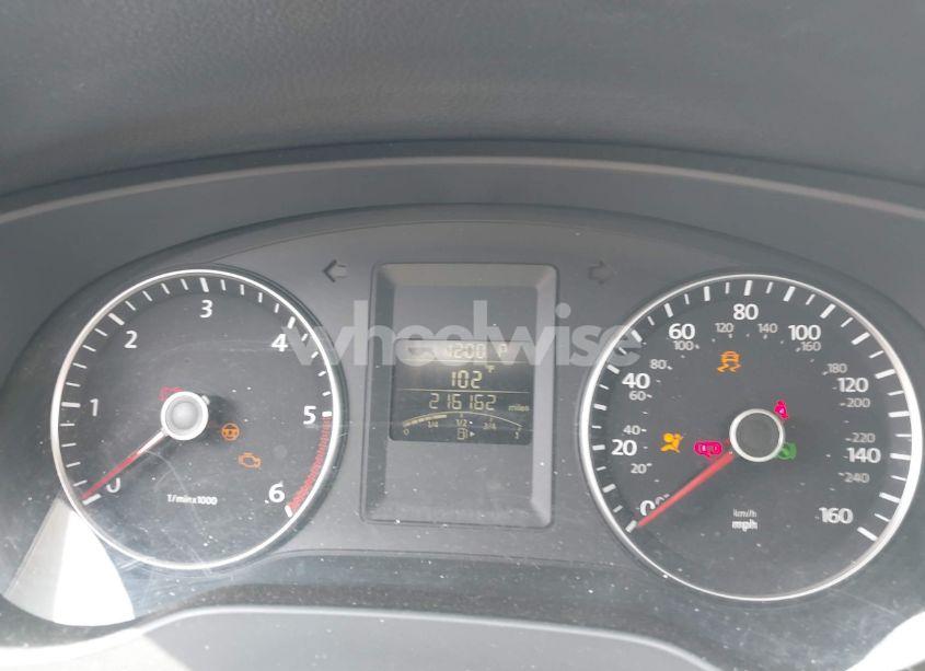 Photo 7 of 2012 Volkswagen Jetta TDI (VIN 3VWLL7AJ5CM081631)