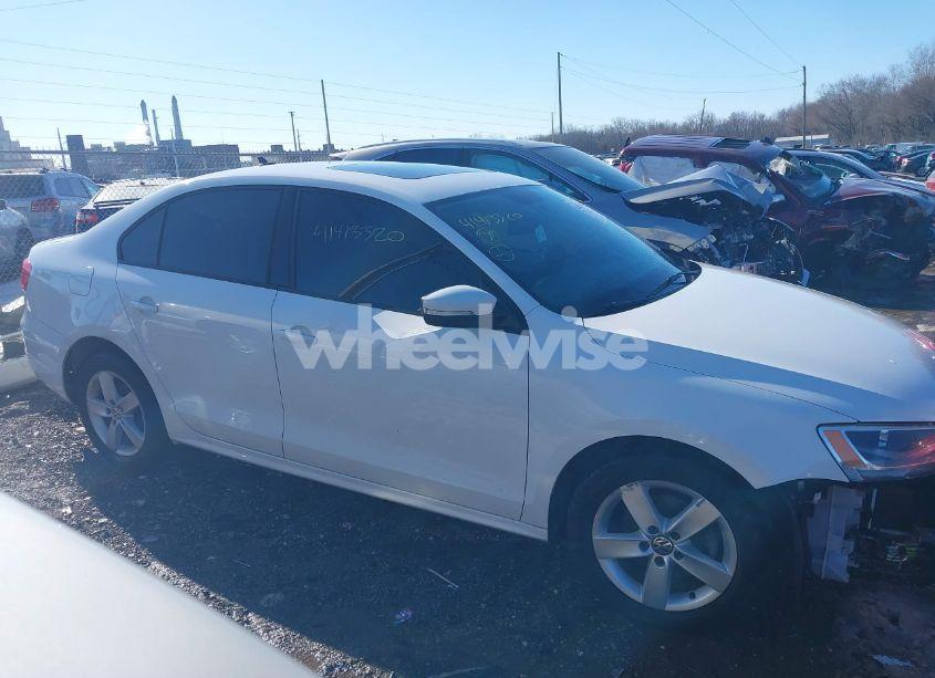 Photo 14 of 2012 Volkswagen Jetta 2.0L TDI (VIN 3VWLL7AJ5CM395540)