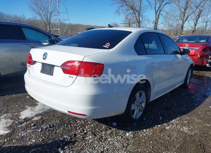 Photo 4 of 2012 Volkswagen Jetta 2.0L TDI (VIN 3VWLL7AJ5CM395540)