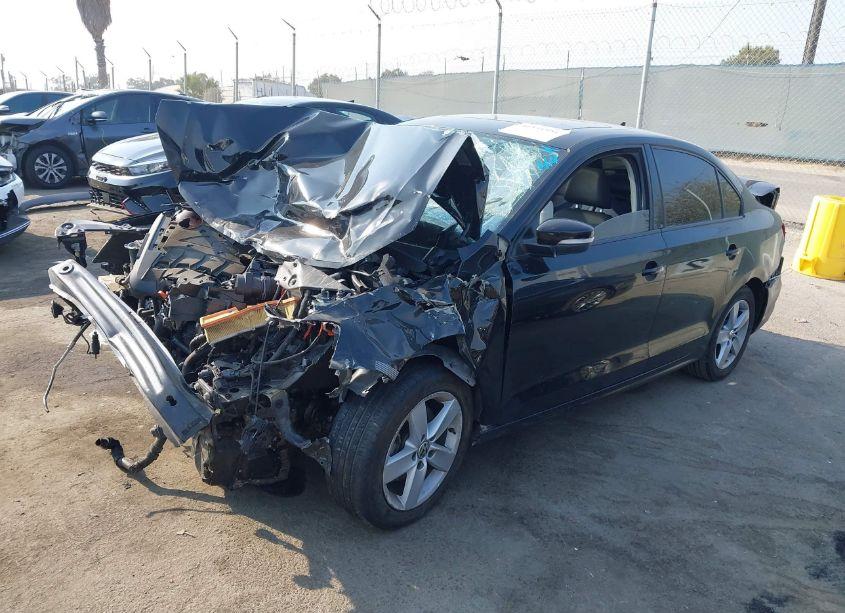 Photo 2 of 2012 Volkswagen Jetta 2.0L TDI (VIN 3VWLL7AJ5CM415334)