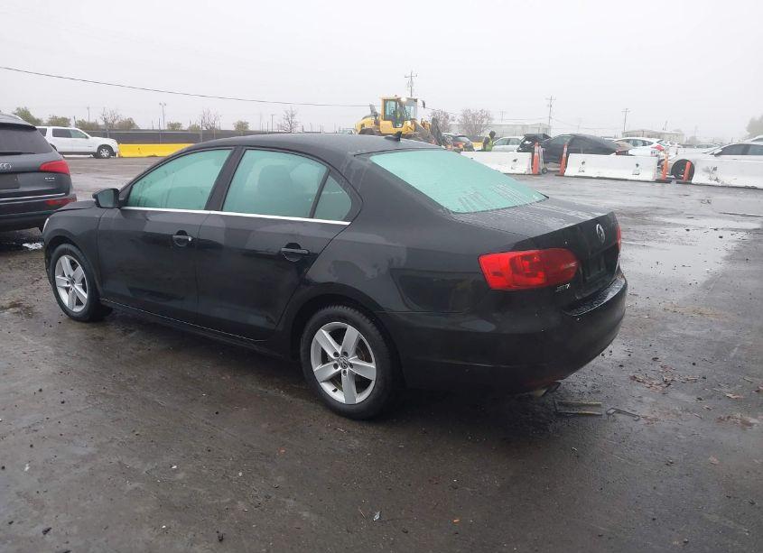 Photo 3 of 2013 Volkswagen Jetta 2.0L TDI (VIN 3VWLL7AJ5DM259541)