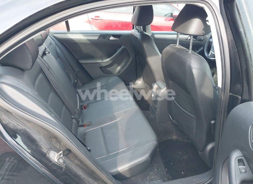 Photo 8 of 2013 Volkswagen Jetta 2.0L TDI (VIN 3VWLL7AJ5DM387729)