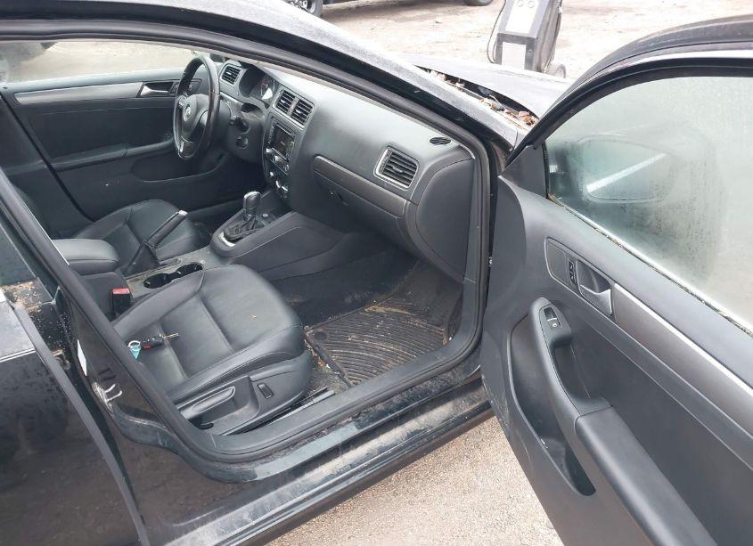 Photo 5 of 2013 Volkswagen Jetta 2.0L TDI (VIN 3VWLL7AJ5DM395605)