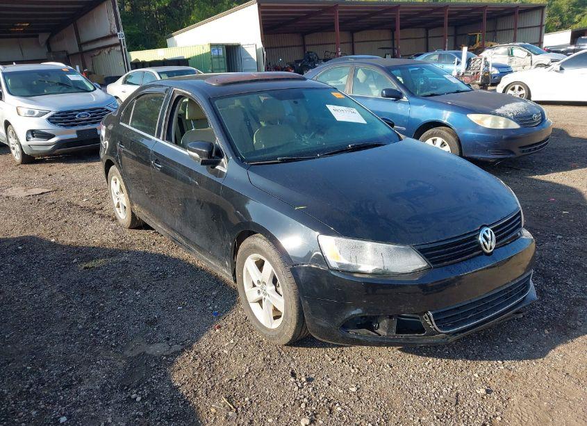 2013 Volkswagen Jetta 2.0L TDI (VIN 3VWLL7AJ5DM438419) main photo