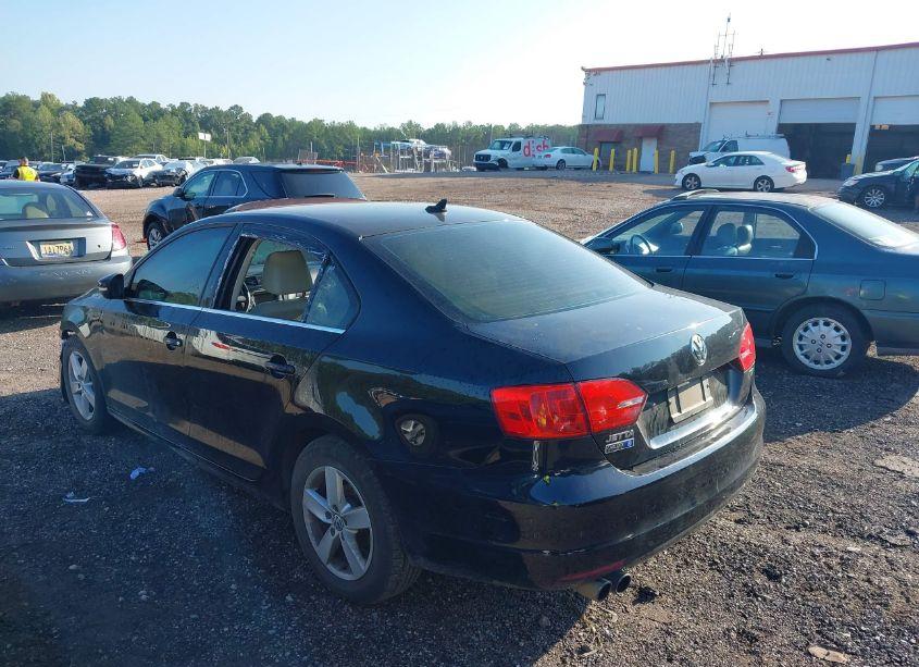 Photo 3 of 2013 Volkswagen Jetta 2.0L TDI (VIN 3VWLL7AJ5DM438419)