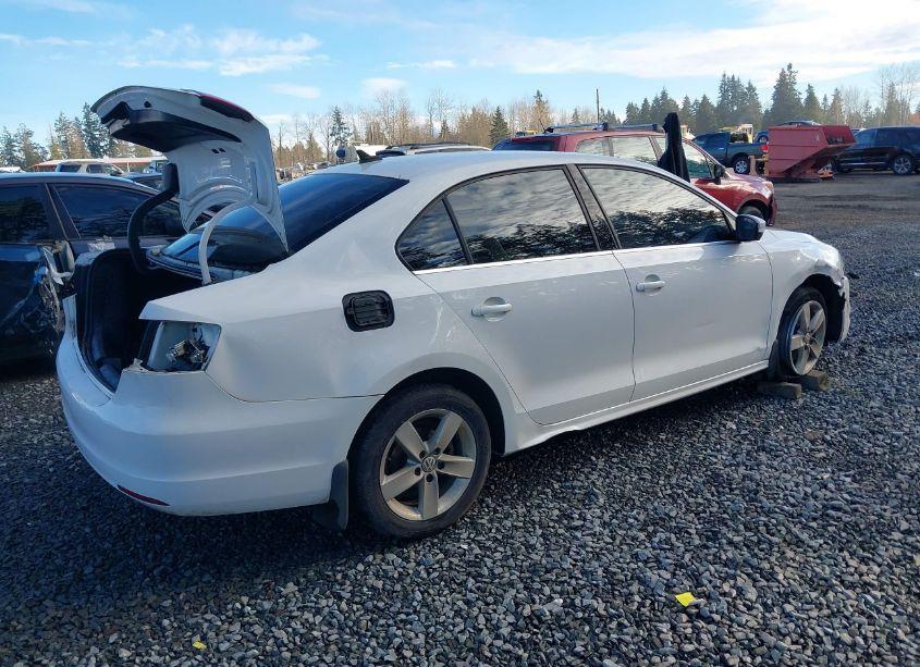 Photo 4 of 2014 Volkswagen Jetta 2.0L TDI (VIN 3VWLL7AJ5EM352271)