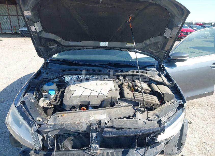 Photo 10 of 2012 Volkswagen Jetta 2.0L TDI (VIN 3VWLL7AJ6CM349747)