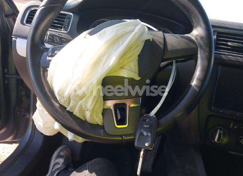 Photo 11 of 2012 Volkswagen Jetta 2.0L TDI (VIN 3VWLL7AJ6CM349747)