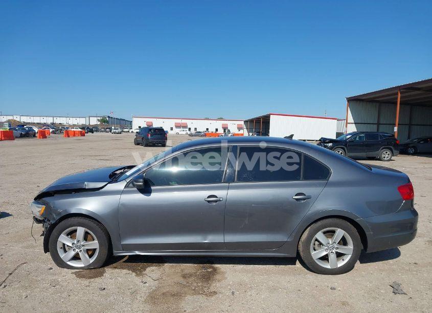 Photo 14 of 2012 Volkswagen Jetta 2.0L TDI (VIN 3VWLL7AJ6CM349747)