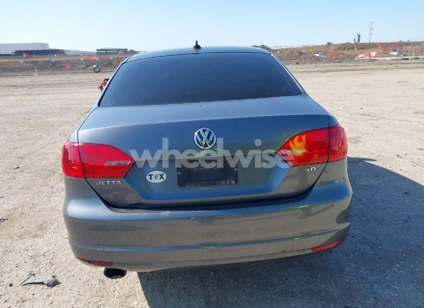 Photo 16 of 2012 Volkswagen Jetta 2.0L TDI (VIN 3VWLL7AJ6CM349747)