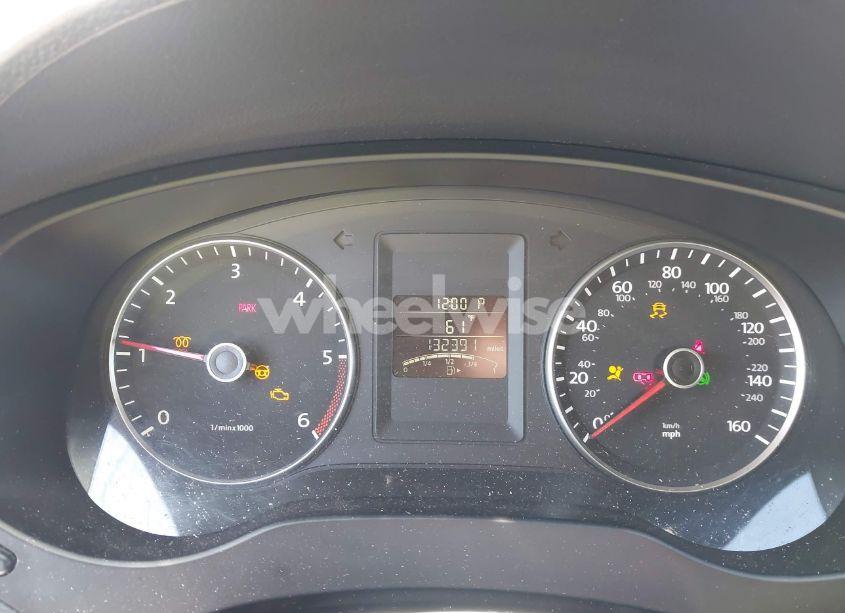 Photo 7 of 2012 Volkswagen Jetta 2.0L TDI (VIN 3VWLL7AJ6CM349747)