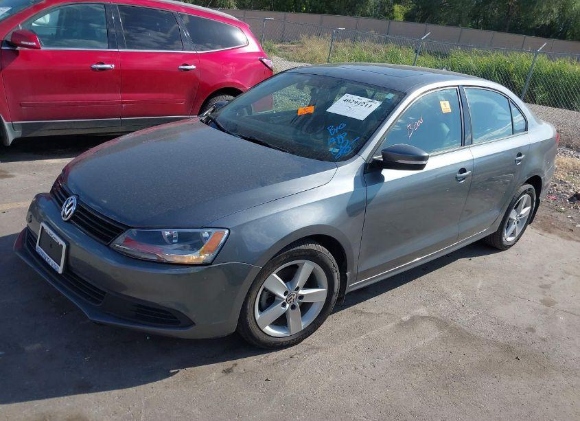 Photo 2 of 2012 Volkswagen Jetta 2.0L TDI (VIN 3VWLL7AJ6CM386328)