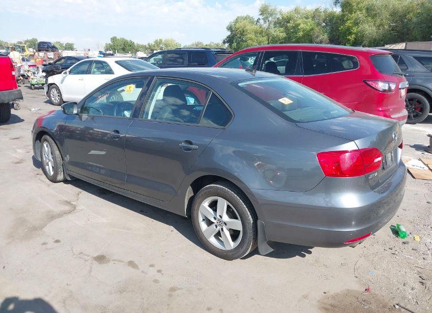 Photo 3 of 2012 Volkswagen Jetta 2.0L TDI (VIN 3VWLL7AJ6CM386328)