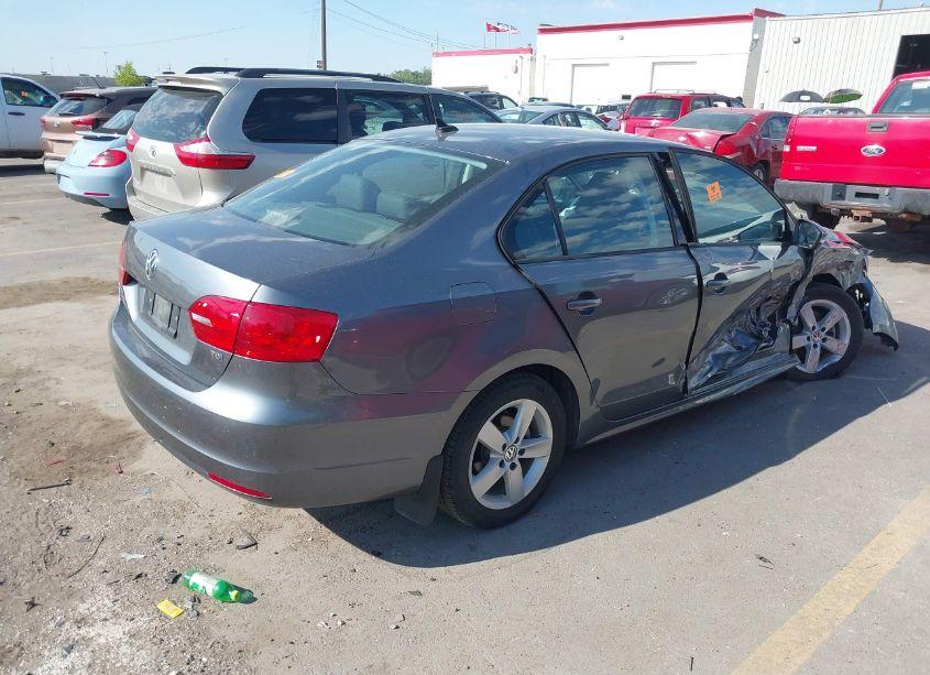 Photo 4 of 2012 Volkswagen Jetta 2.0L TDI (VIN 3VWLL7AJ6CM386328)