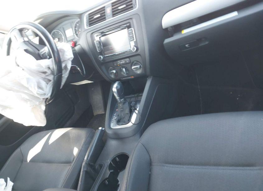 Photo 5 of 2012 Volkswagen Jetta 2.0L TDI (VIN 3VWLL7AJ6CM386328)