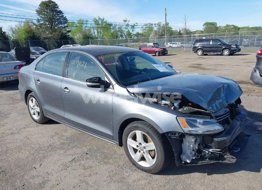 2013 Volkswagen Jetta 2.0L TDI (VIN 3VWLL7AJ6DM291317) main photo