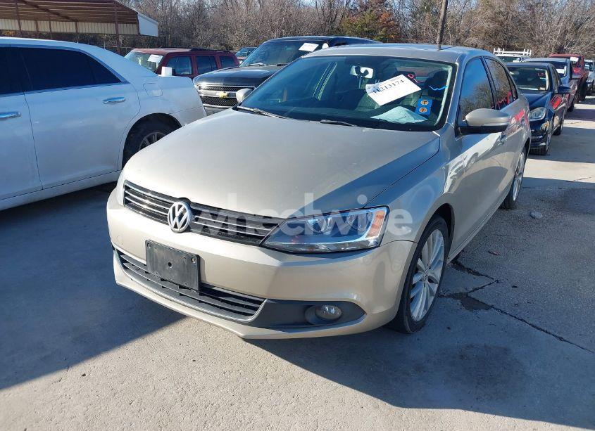 Photo 2 of 2014 Volkswagen Jetta 2.0L TDI (VIN 3VWLL7AJ6EM279654)