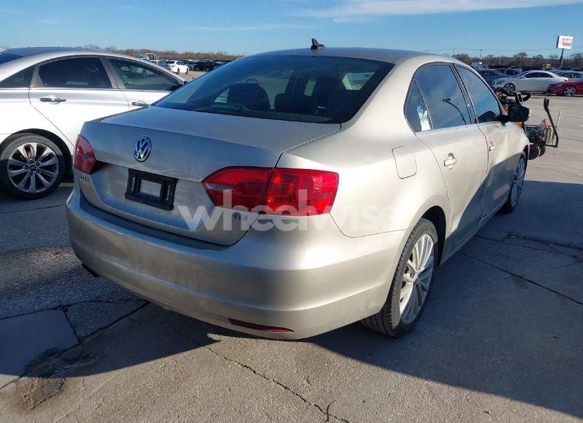 Photo 4 of 2014 Volkswagen Jetta 2.0L TDI (VIN 3VWLL7AJ6EM279654)