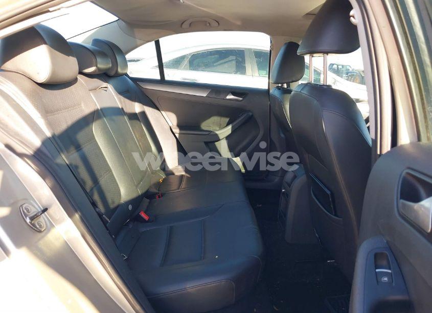 Photo 8 of 2014 Volkswagen Jetta 2.0L TDI (VIN 3VWLL7AJ6EM279654)