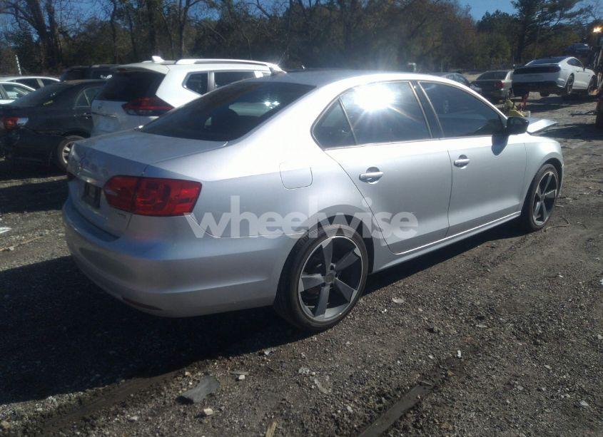 Photo 4 of 2014 Volkswagen Jetta 2.0L TDI VALUE EDITION (VIN 3VWLL7AJ6EM313429)