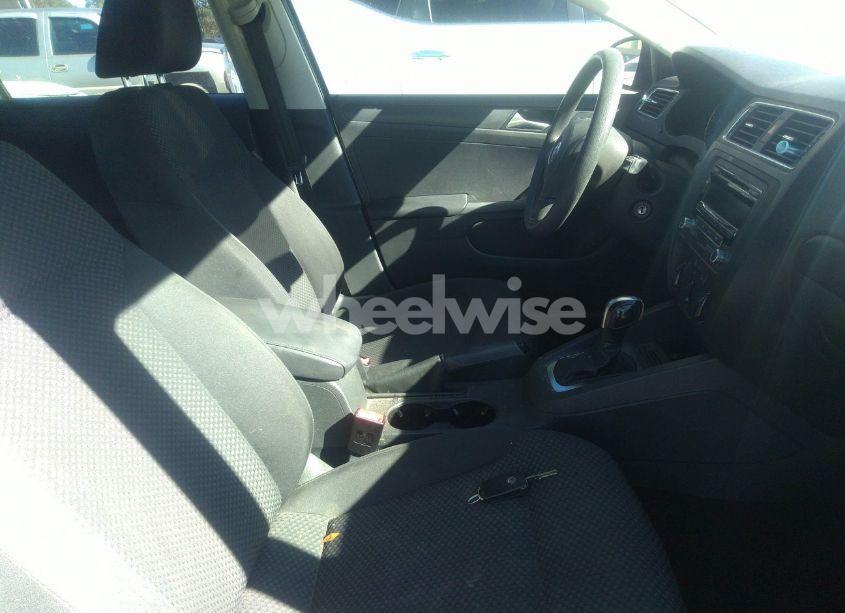 Photo 5 of 2014 Volkswagen Jetta 2.0L TDI VALUE EDITION (VIN 3VWLL7AJ6EM313429)